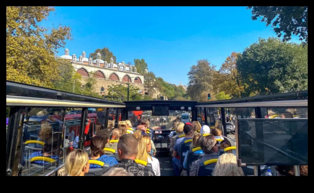 Ceļojumi ar autobusu: pilsētas stūru izpētīšana komunālos braucienos