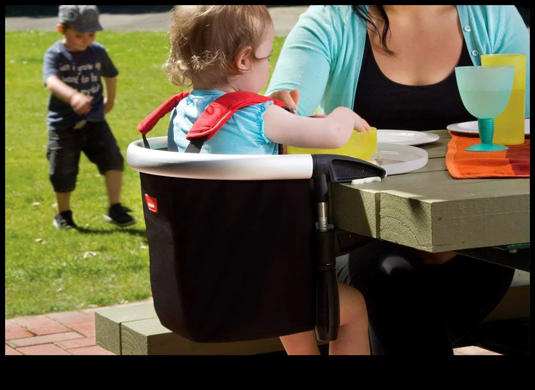 Mini kustinātāji: bērnu piederumi ģimenēm, kas atrodas ceļā