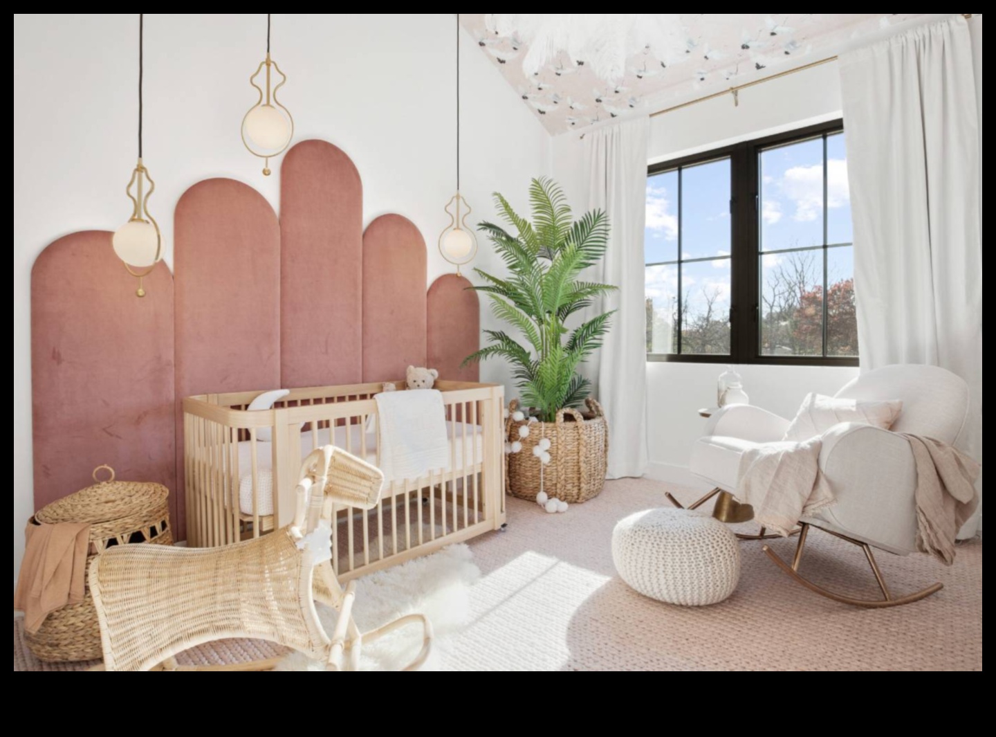 Atlecoši ziedi: ziedu prieki bērnu aprīkojumā