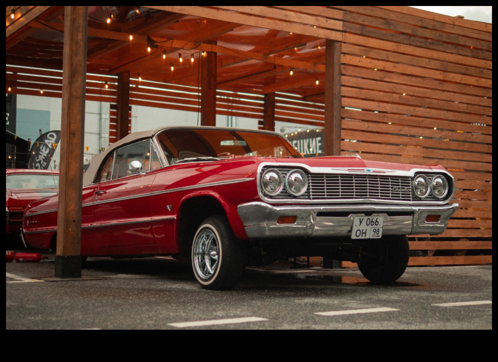 Retro ceļi: klasiskās automašīnas un pagājušo laikmetu skaistums