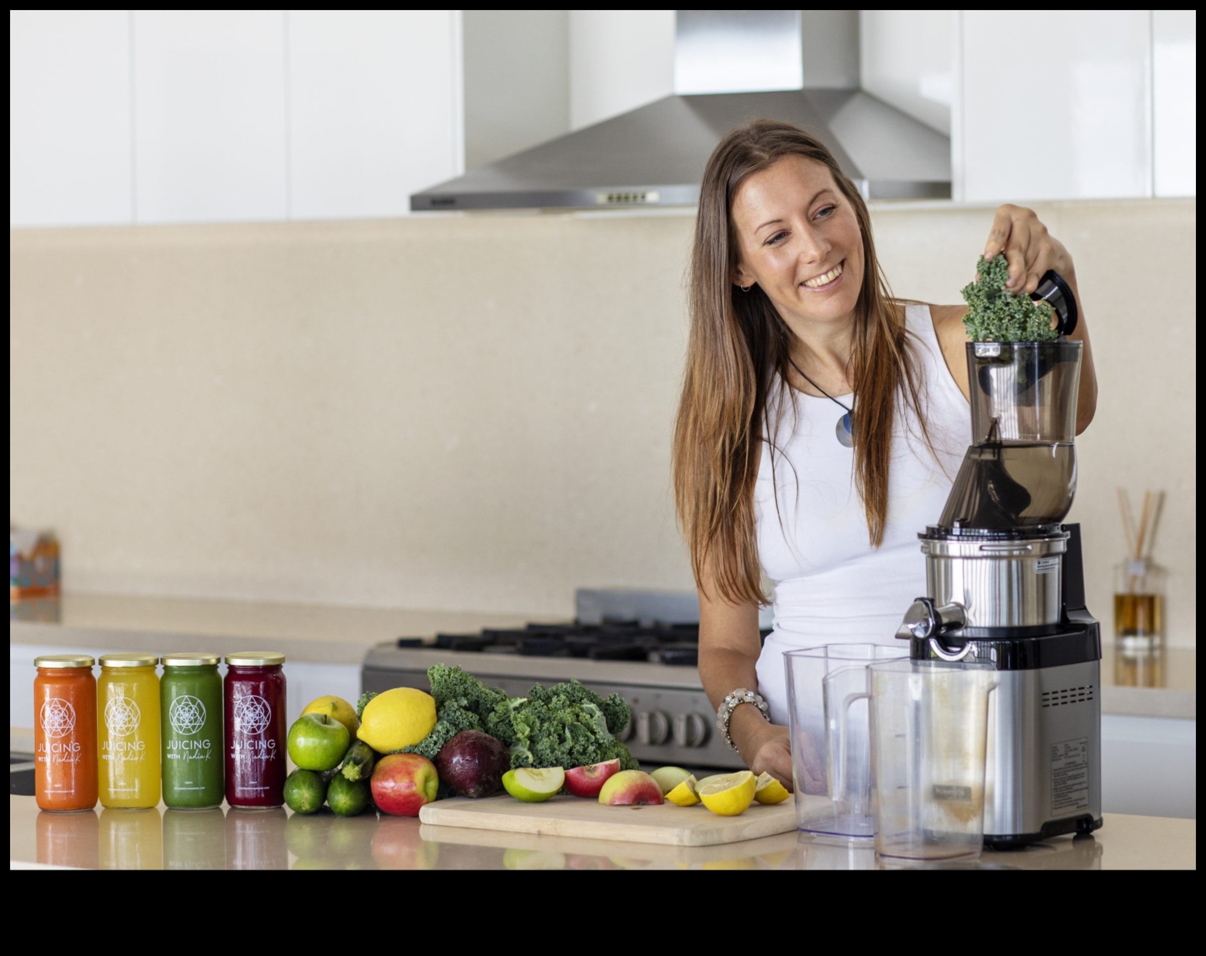 DIY Juice Artistry 5 soļi, lai pārvērstu savu virtuvi par svaigu sulu studiju 1 DIY Juice Artistry: pārveidojiet savu virtuvi par svaigu sulu studiju