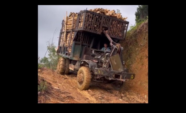 Dubļi takas un bezceļa mašīnas tuksneša iekarošanai