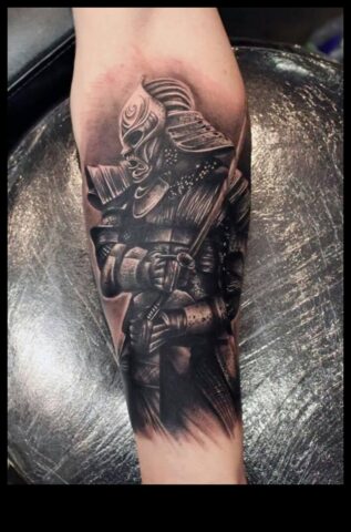 Samuraju pasakas Austrumu tetovējumu simboli un nozīmes