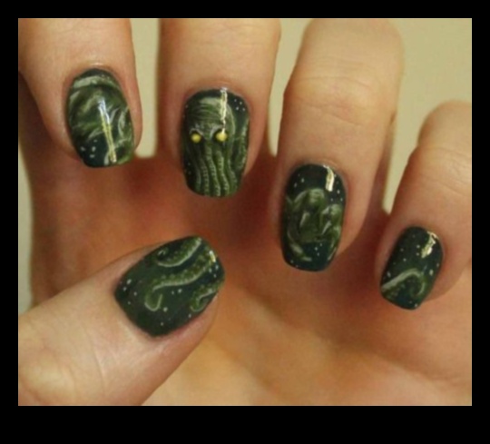 Tintes čuksti Miniatūrie šedevri uz pirkstgaliemSatriecošu nagu mākslas dizainu kolekcija, kas aizraus elpu. 3 Tintes čuksti: miniatūri šedevri jūsu rokai